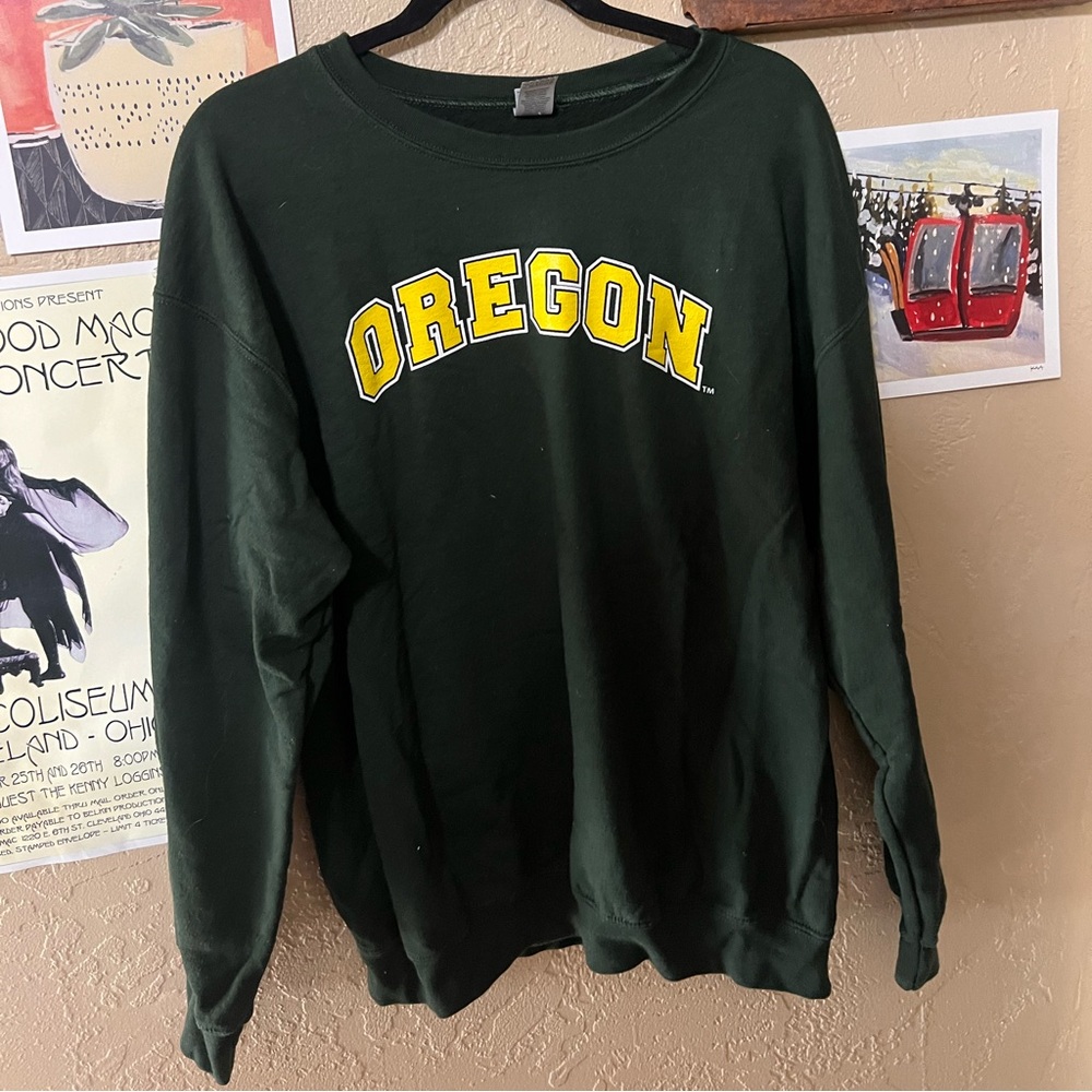 university of oregon (UO) sweatshirt